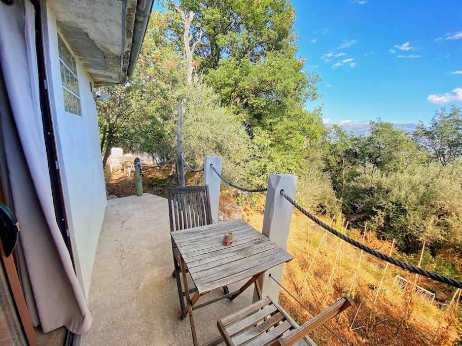 Bas De Villa Au Milieu Des Oliviers. Chateauneuf-Villevieille 外观 照片