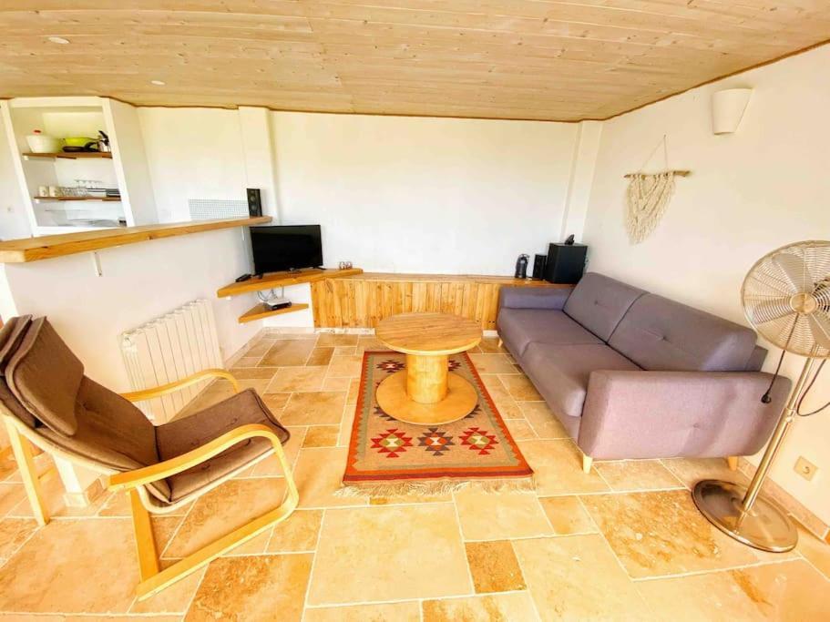 Bas De Villa Au Milieu Des Oliviers. Chateauneuf-Villevieille 外观 照片
